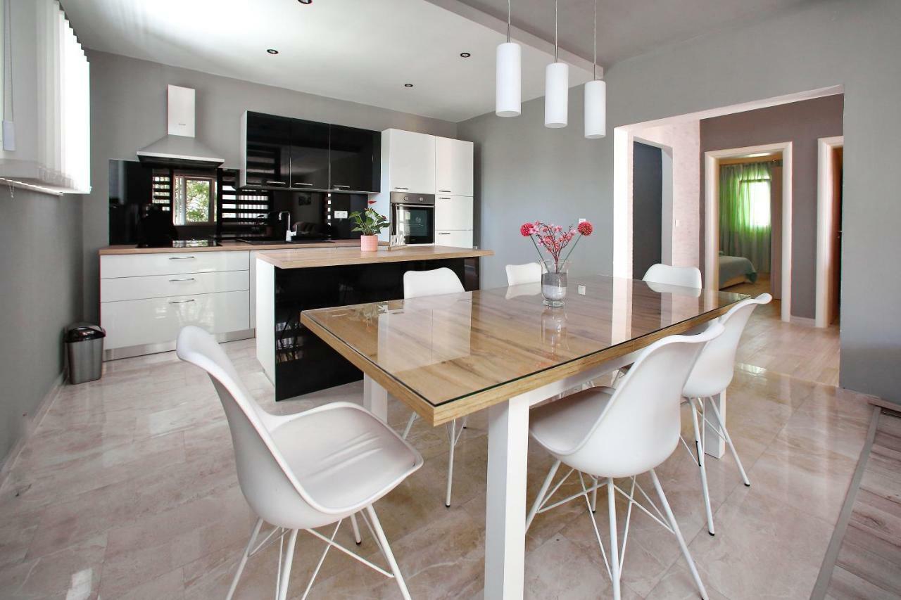 Apartments Sonia ซูโกชัน ภายนอก รูปภาพ