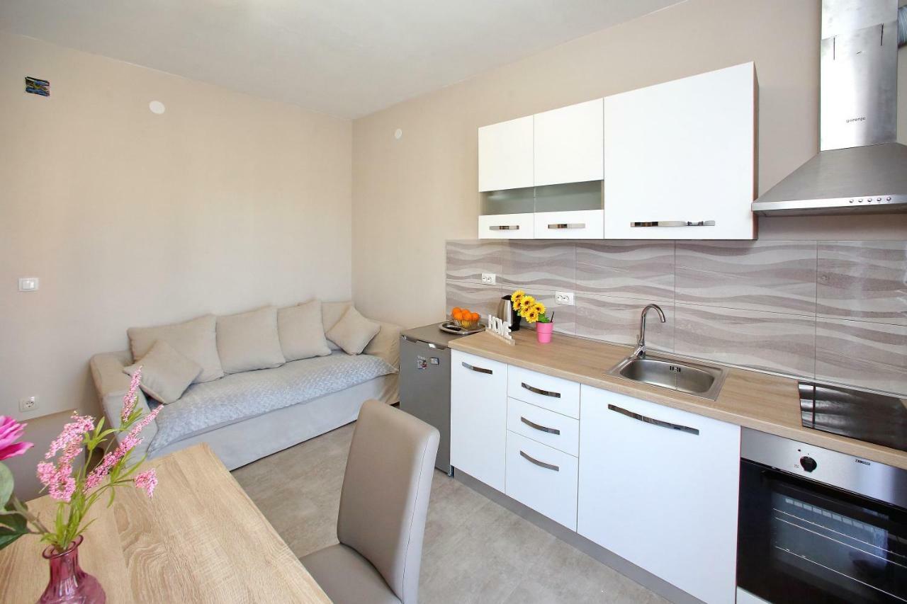 Apartments Sonia ซูโกชัน ภายนอก รูปภาพ
