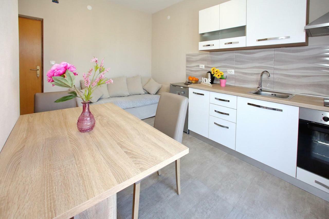 Apartments Sonia ซูโกชัน ภายนอก รูปภาพ